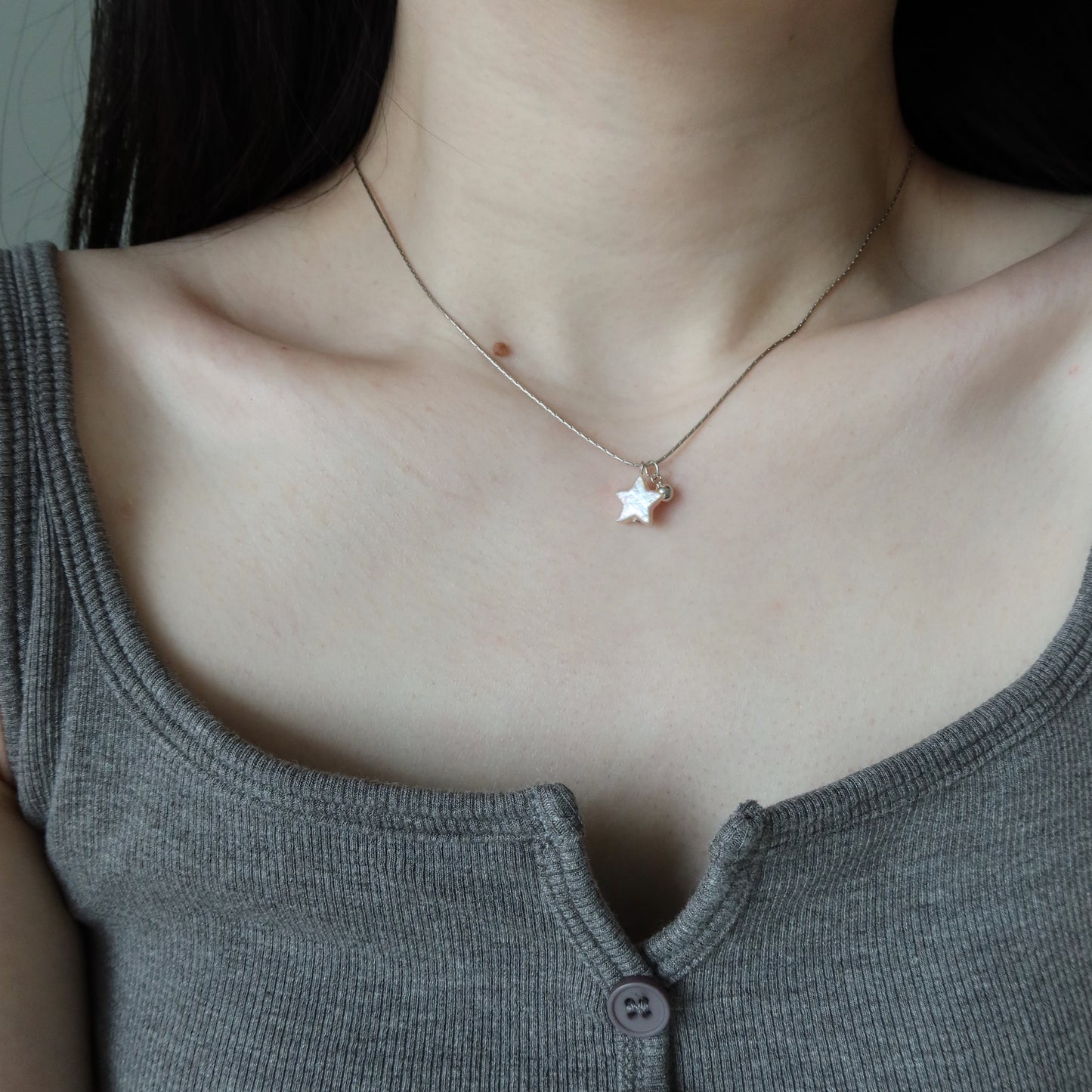 蛇形链上漂浮珍珠项链