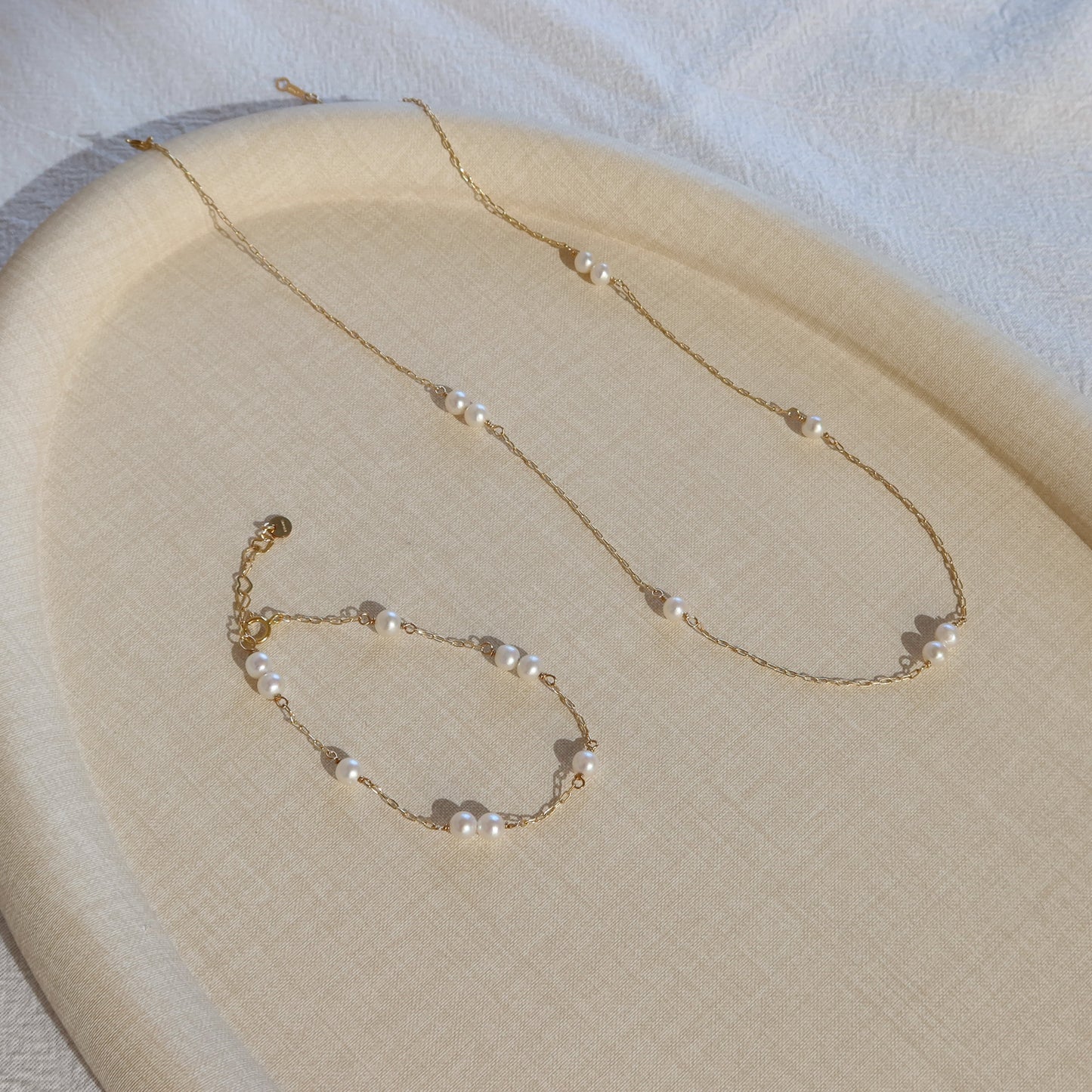 Étoilée Pearl Satellite Bracelet