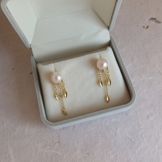 蛇形链上漂浮珍珠项链