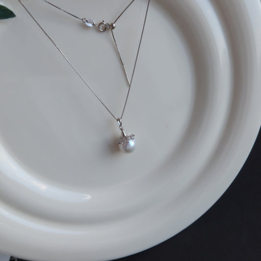 Large Pearl Pendant Necklace