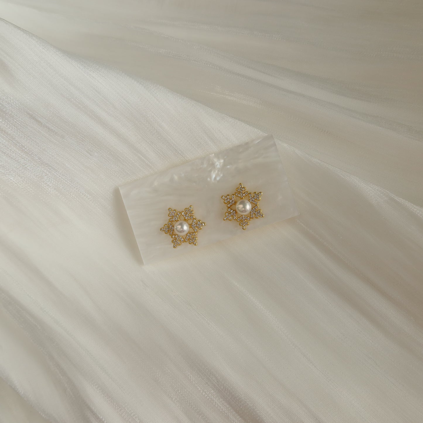 密镶雪花耳钉