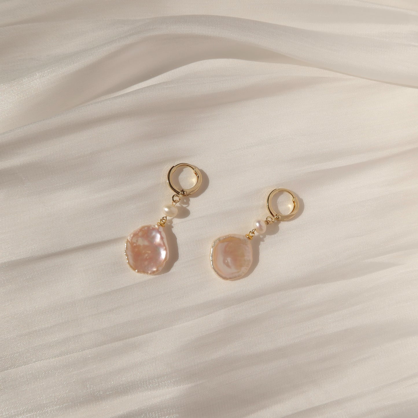 Pétale Pearl Earrings