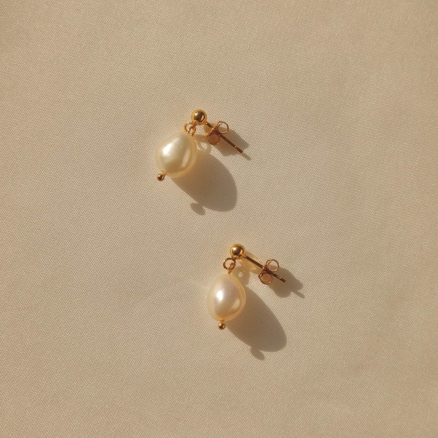Lydie Pearl Drop Ear Studs
