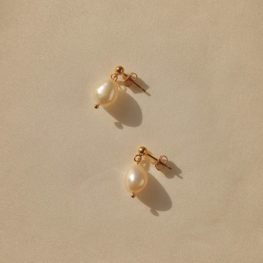 Lydie Pearl Drop Ear Studs