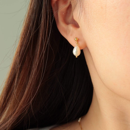 Lydie Pearl Drop Ear Studs