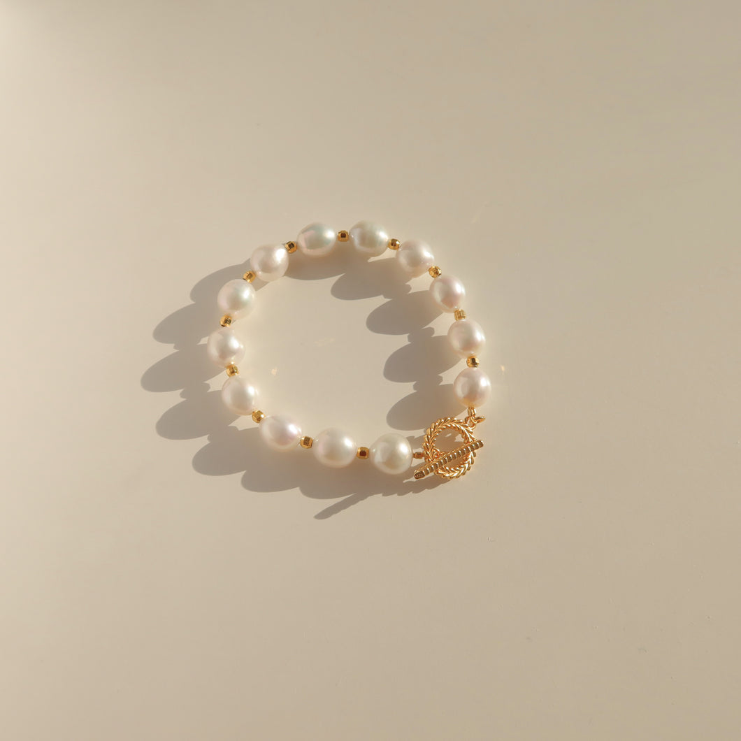 Athens Pearl Bracelet