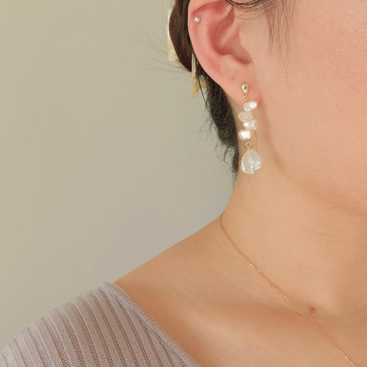 Flores Pearl Dangle Earrings