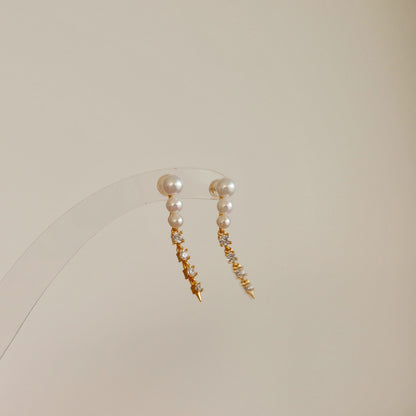 Cordelia Pearl Earrings