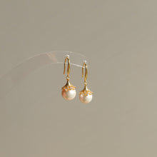 Load image into Gallery viewer, Freesia Earrings
