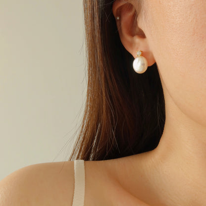 Eleanor Pearl Earrings