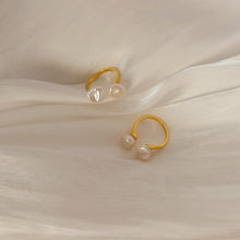 Load image into Gallery viewer, Aimee Baroque Pearl Rings
