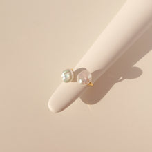 Load image into Gallery viewer, Aimee Baroque Pearl Rings
