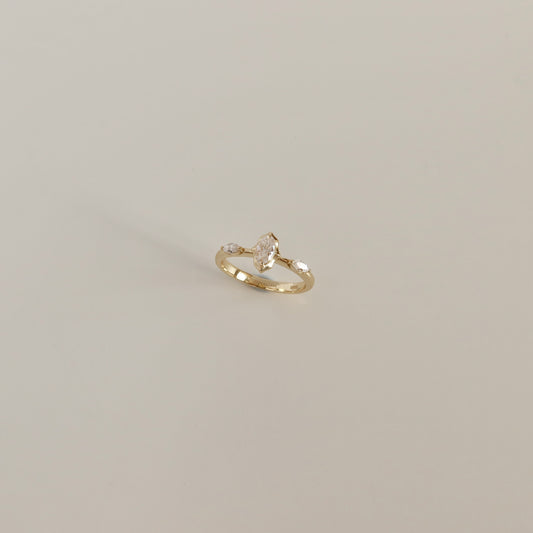 Maé Moissanite Rings