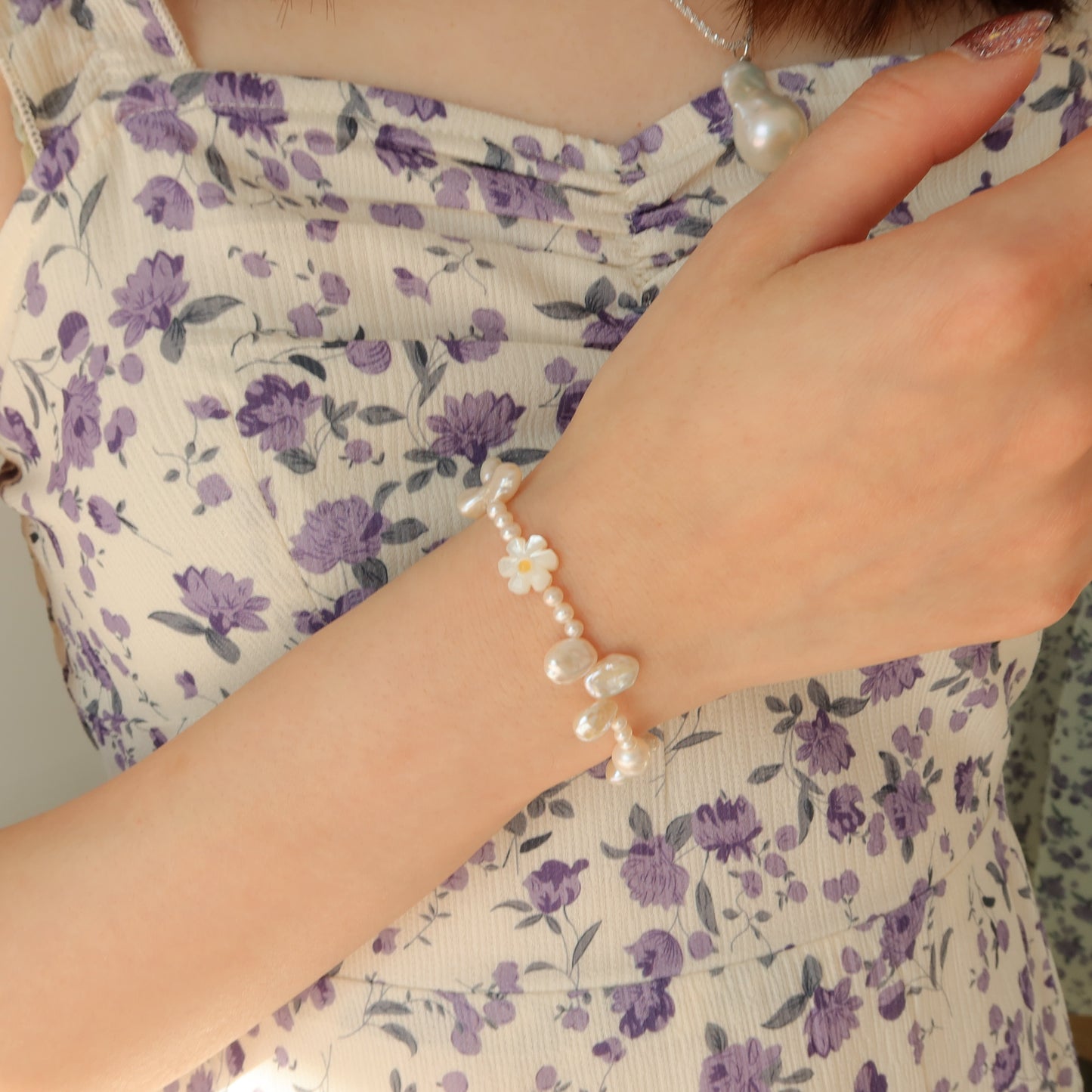 Aster Pearl Bracelets