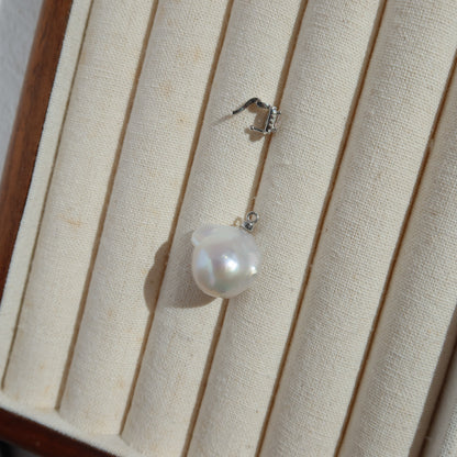 蛇形链上漂浮珍珠项链