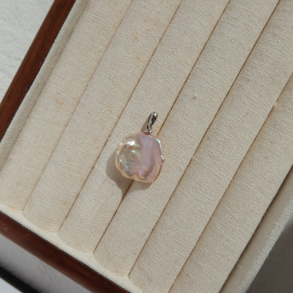 蛇形链上漂浮珍珠项链