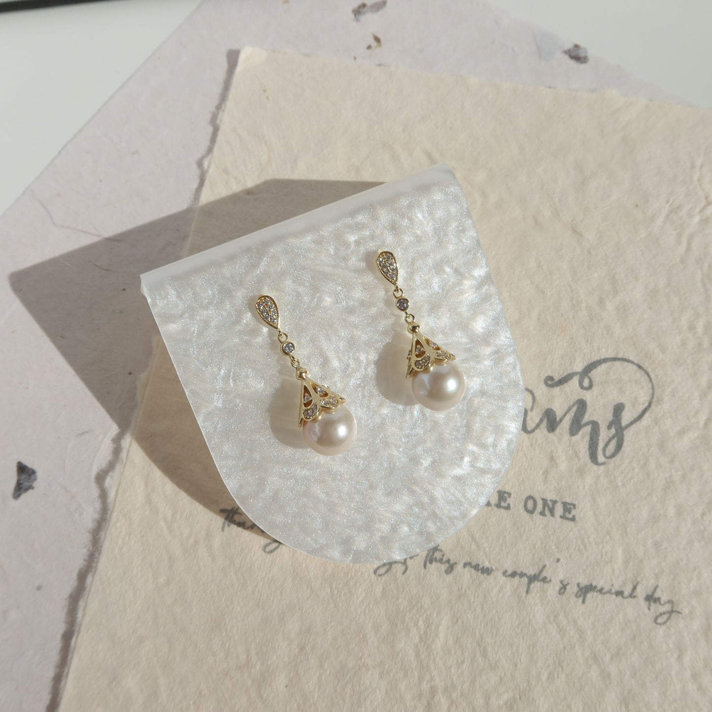 蛇形链上漂浮珍珠项链