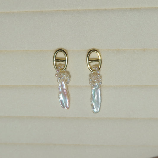 蛇形链上漂浮珍珠项链