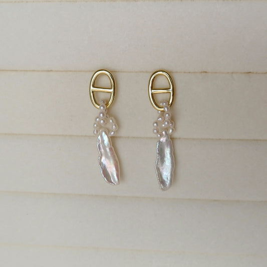 蛇形链上漂浮珍珠项链