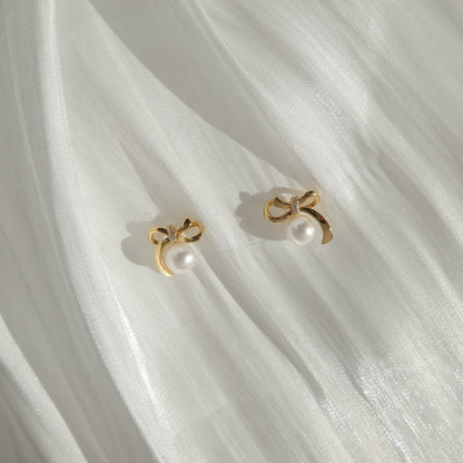 蛇形链上漂浮珍珠项链