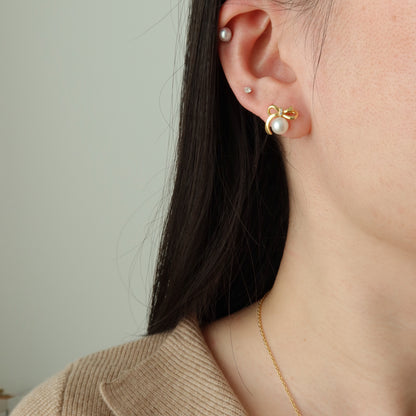 蛇形链上漂浮珍珠项链