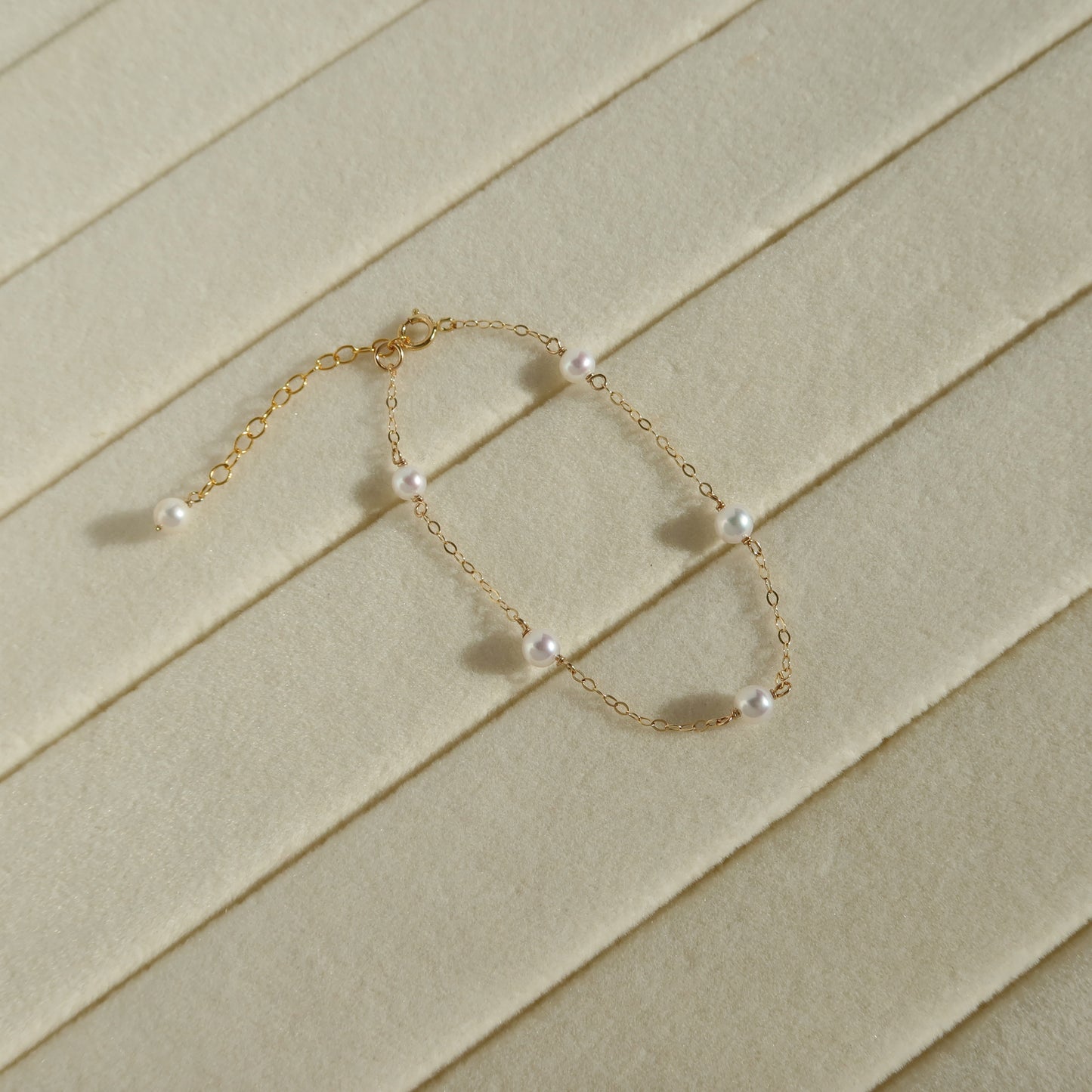 Éloise Pearl Satellite Bracelets