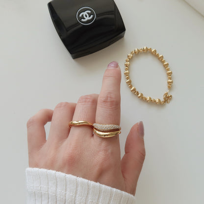Flow Triple Rings