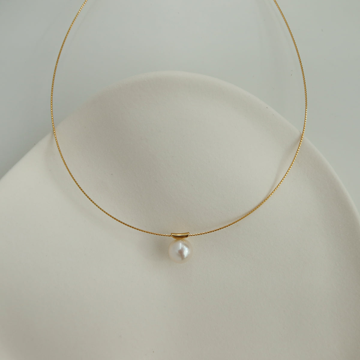 Luna Floating Pearl Collar