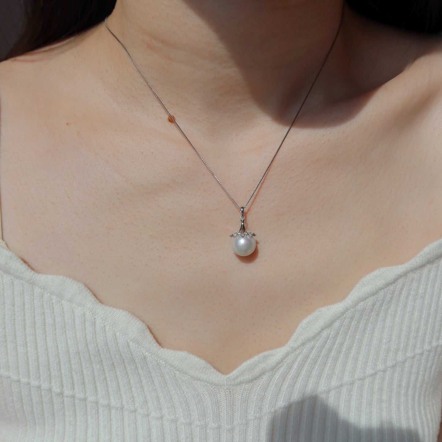 蛇形链上漂浮珍珠项链