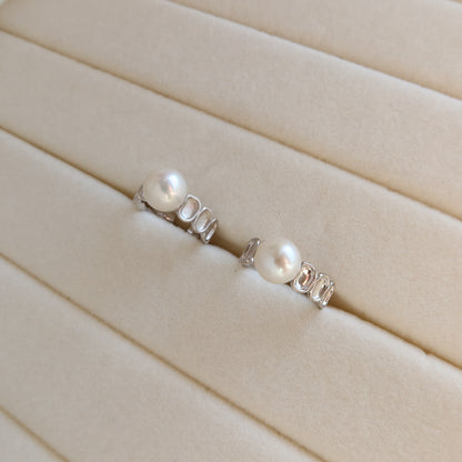 Statement Pearl Ring