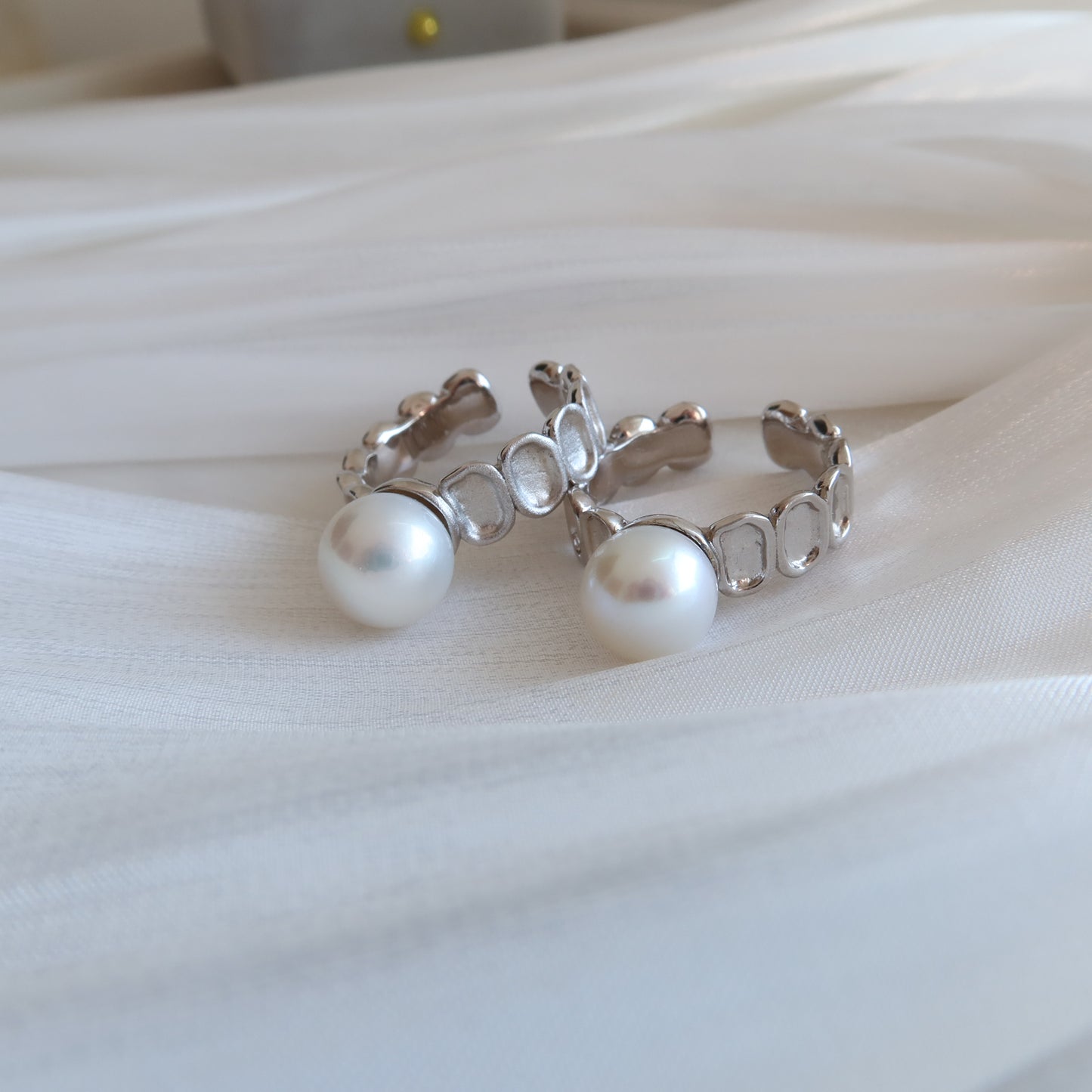 Statement Pearl Ring