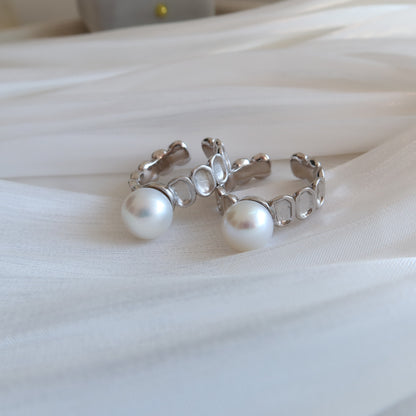 Statement Pearl Ring