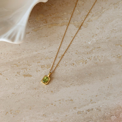 蛇形链上漂浮珍珠项链