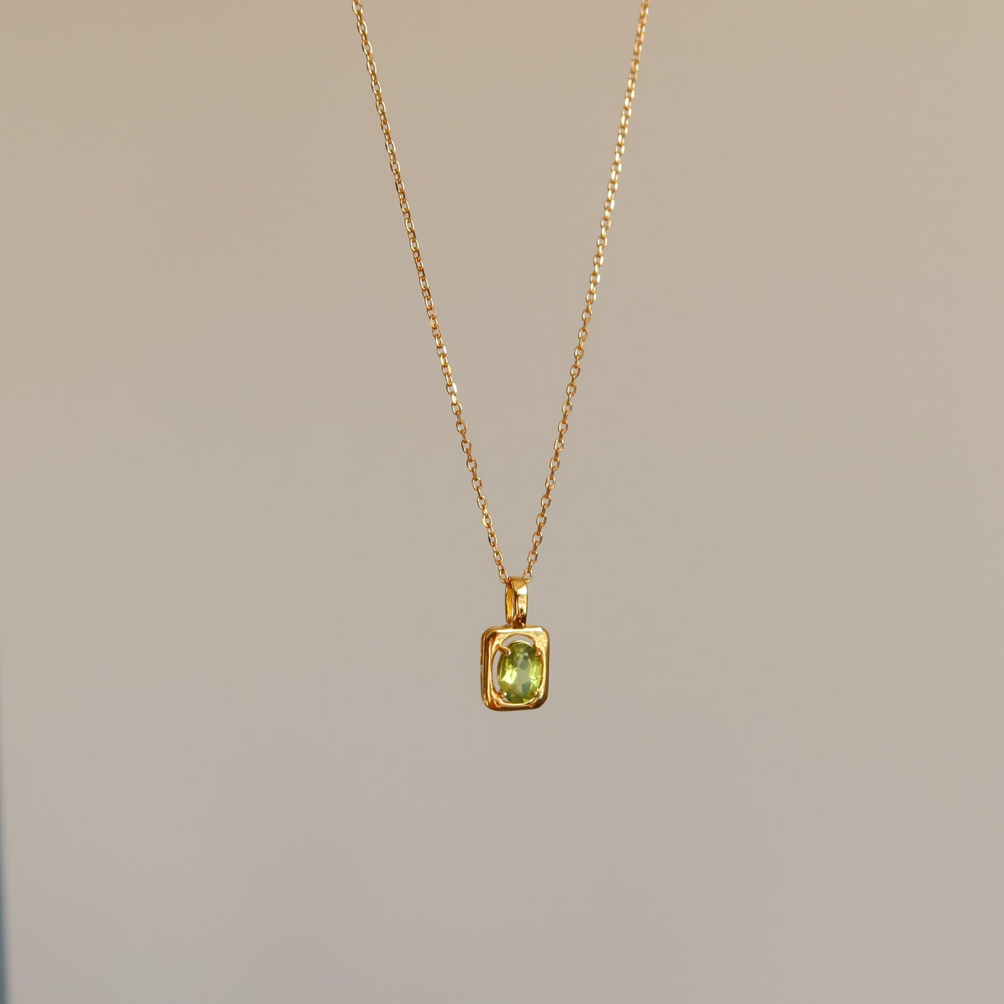 蛇形链上漂浮珍珠项链