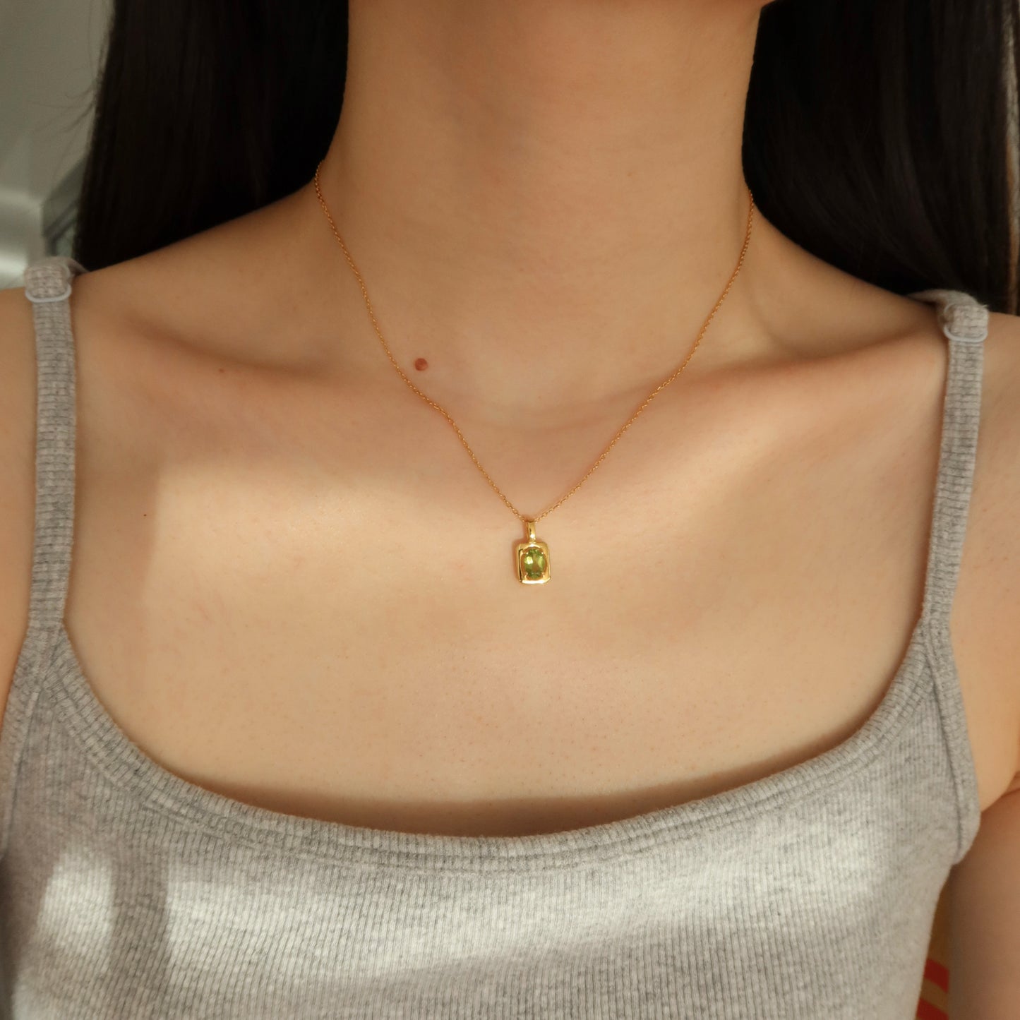 蛇形链上漂浮珍珠项链