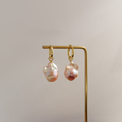 蛇形链上漂浮珍珠项链