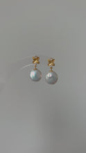 Load and play video in Gallery viewer, Shanon pearl Earrings
