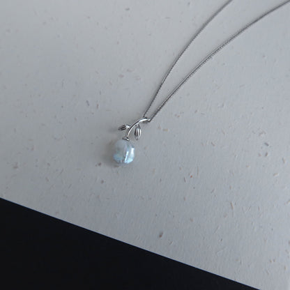 蛇形链上漂浮珍珠项链