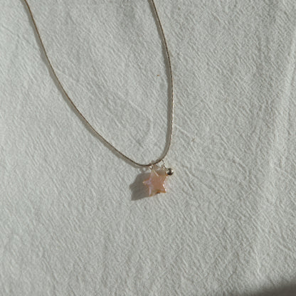 蛇形链上漂浮珍珠项链