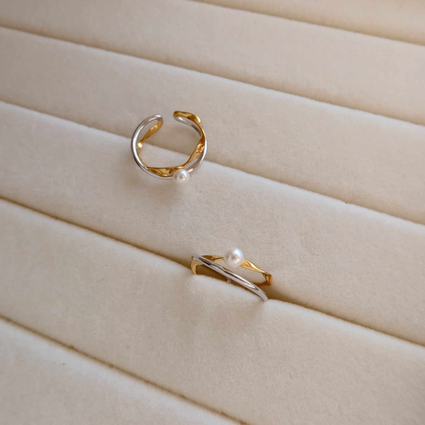 蛇形链上漂浮珍珠项链