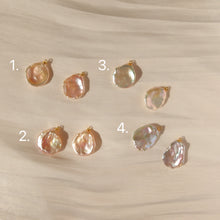 Load image into Gallery viewer, Pétale Pearl Earrings
