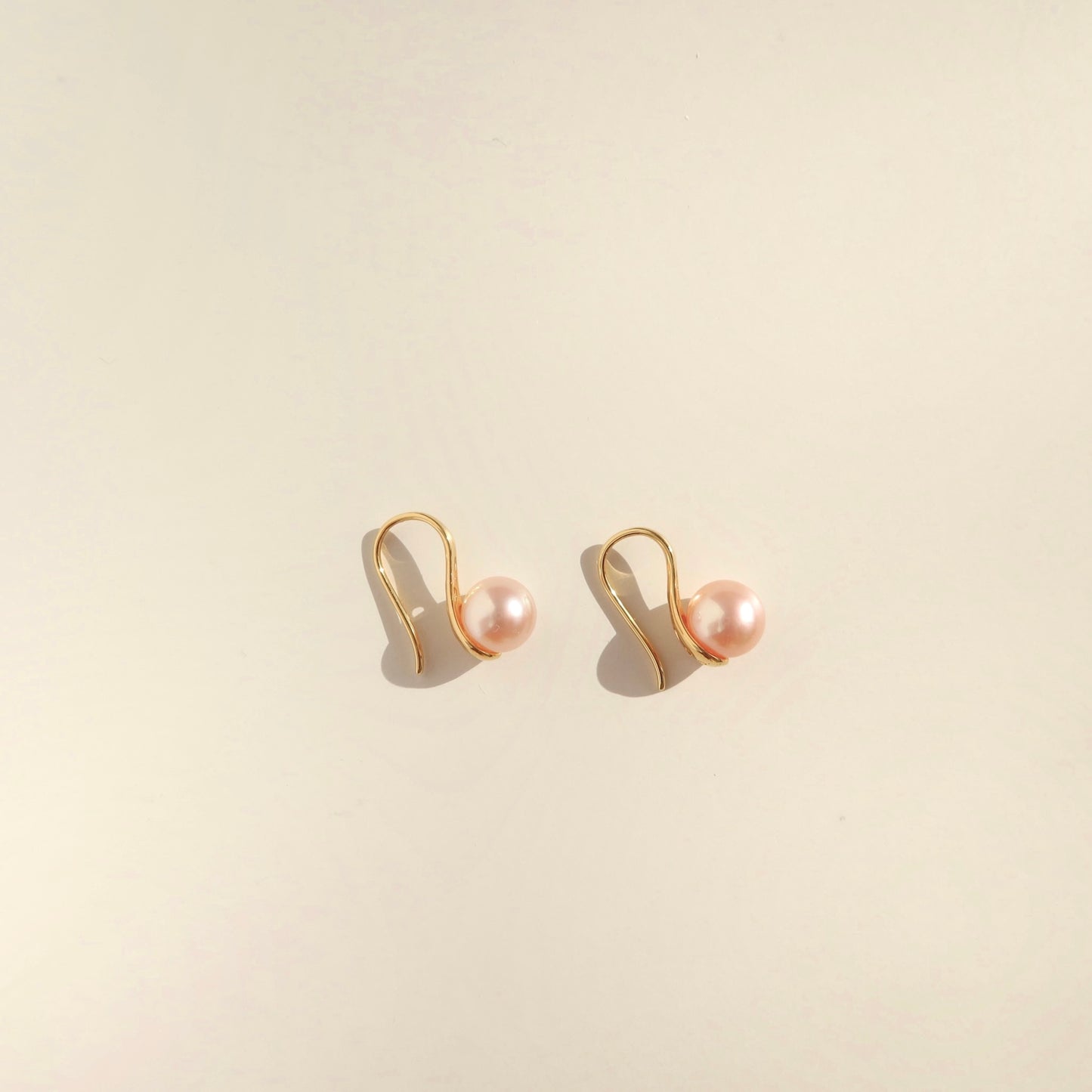 Alma Pearl  Earrings