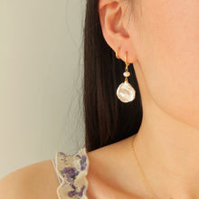 Load image into Gallery viewer, Pétale Pearl Earrings
