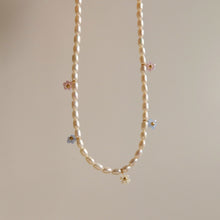Load image into Gallery viewer, Daisy Pearl Necklaces
