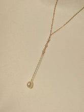 Load image into Gallery viewer, Trio Pearl Lariat Necklace
