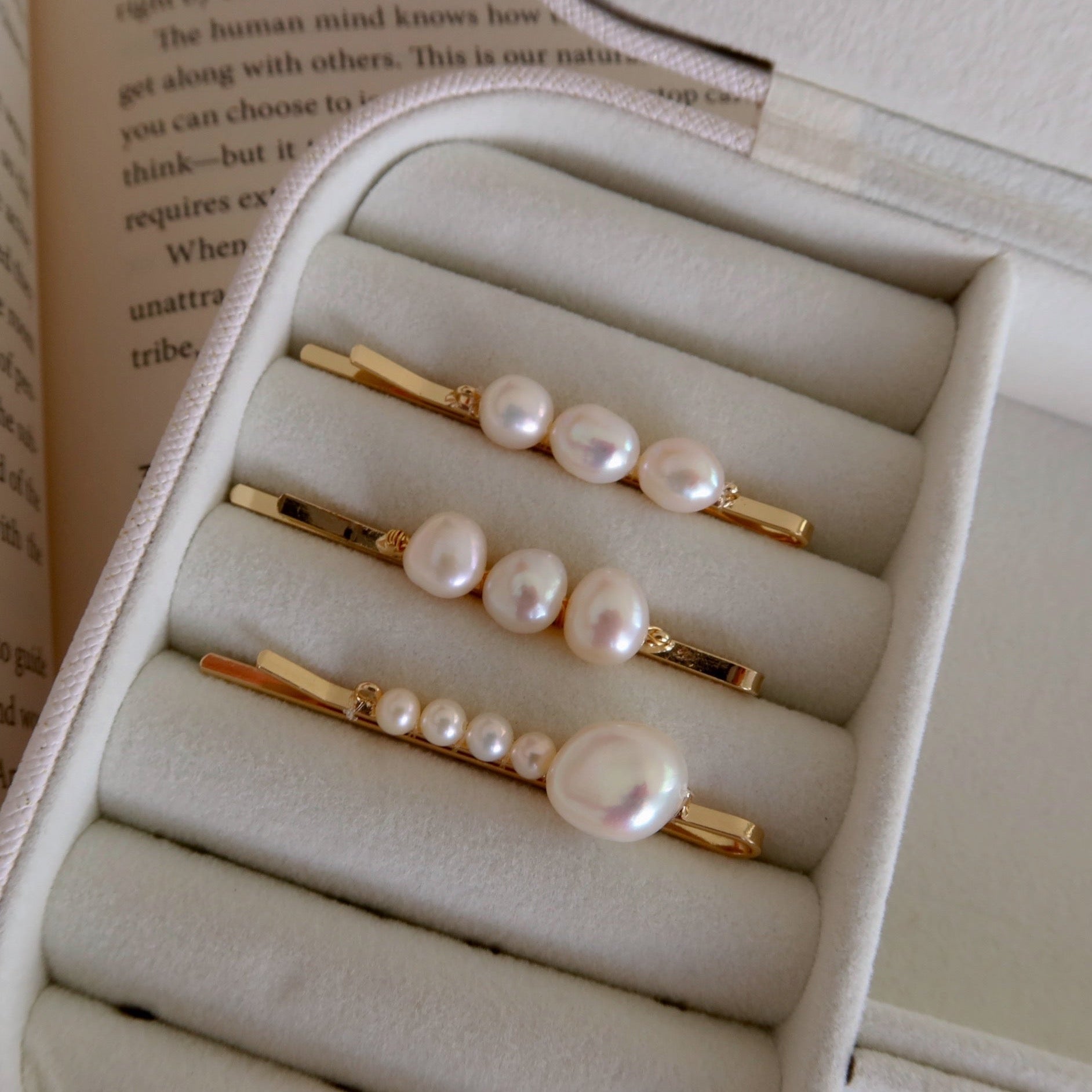 Pearl hair pins