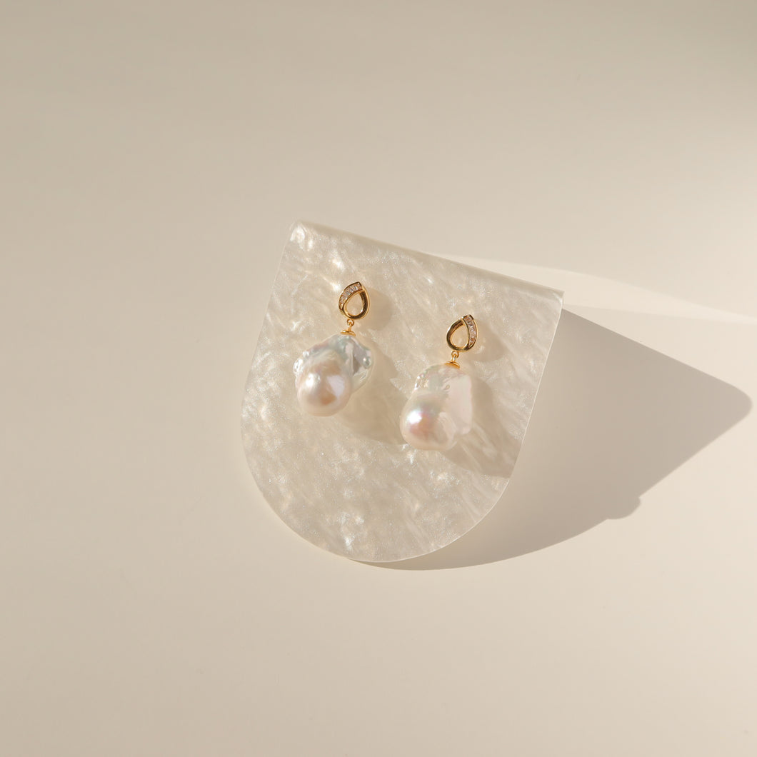Agnés Baroque Pearl Earrings