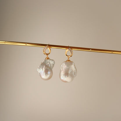 Agnés Baroque Pearl Earrings