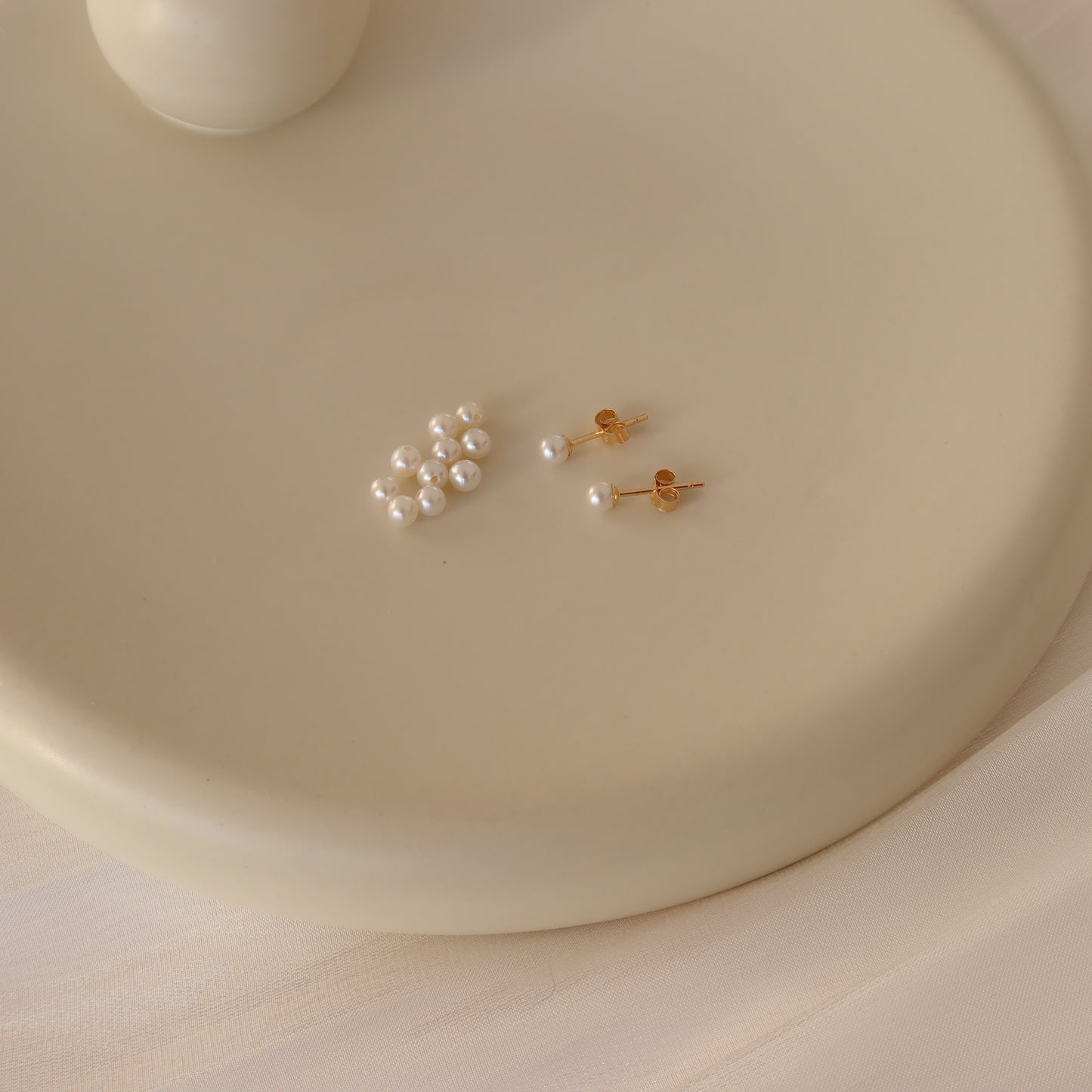 Petite Pearl Studs (18k Gold)