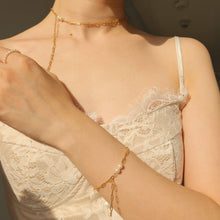Load image into Gallery viewer, Paperclip Dual Pearl Bracelet
